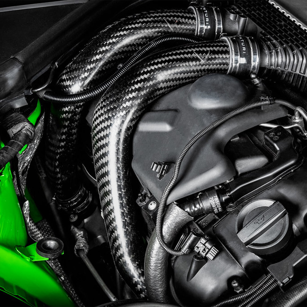 EVENTURI BMW S55 CHARGE PIPES IN CARBON FIBRE (F80 M3, F82 M4 & F87 M2 COMPETITION)