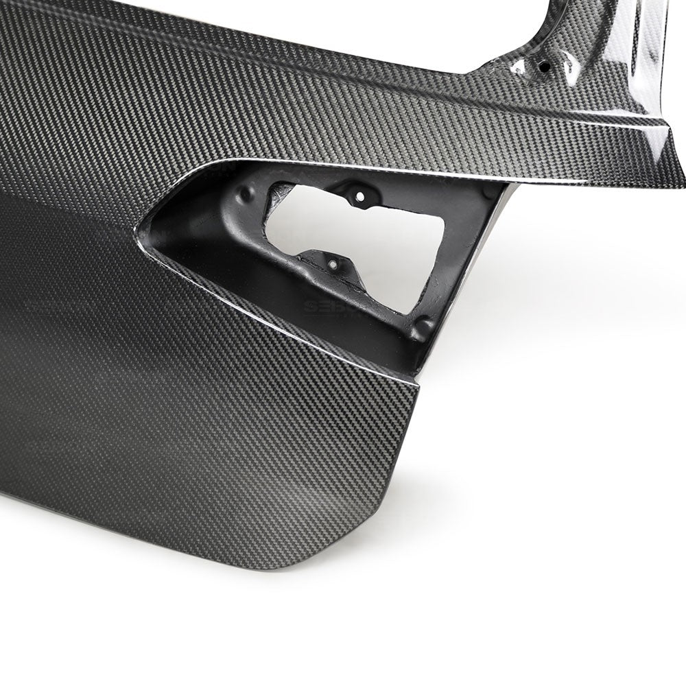 Race haus OEM-STYLE CARBON FIBRE BOOT LID FOR 2015-2020 VOLKSWAGEN GOLF / GTI / R